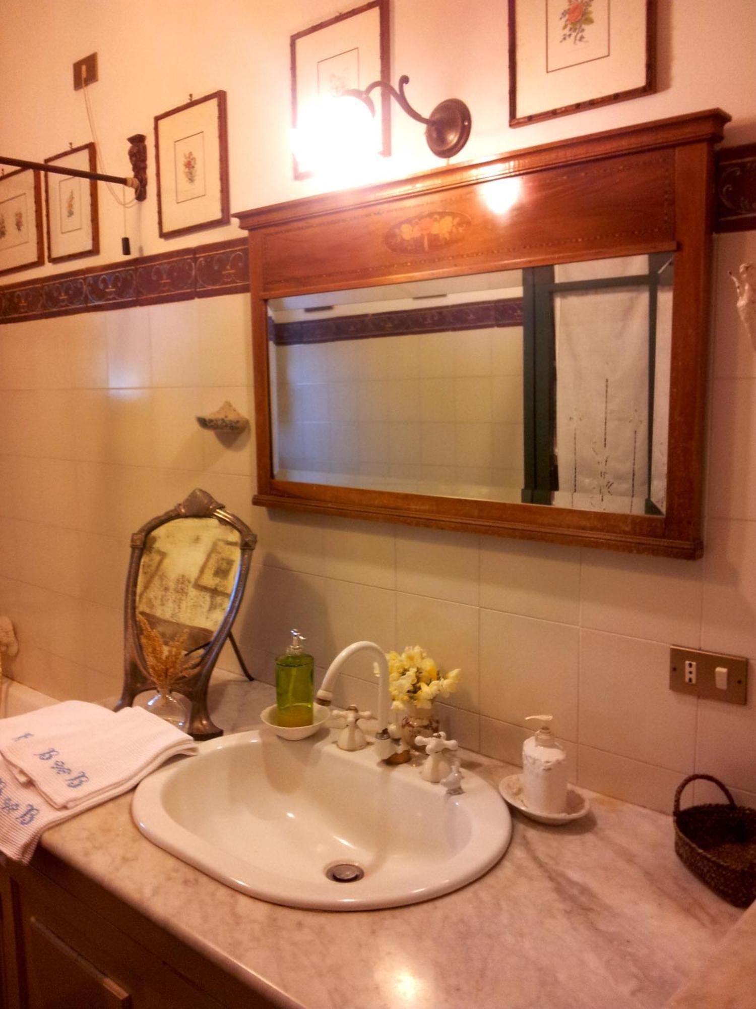 Relais De Charme - B&B Short Lets La Casa Di Francesca Sant'Agata Li Battiati Номер фото